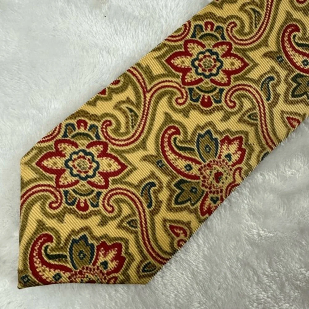 Faconnable Men's 100% Silk Neck Tie Gold Red Paisley Pattern Fall Event‎ Office